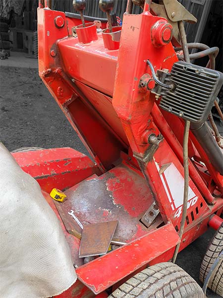 Avant (Elcat) pyöräkuormaajan vahvistushitsaus.