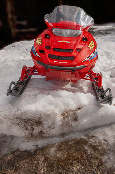 Polariksen pikku moottorikelkka.